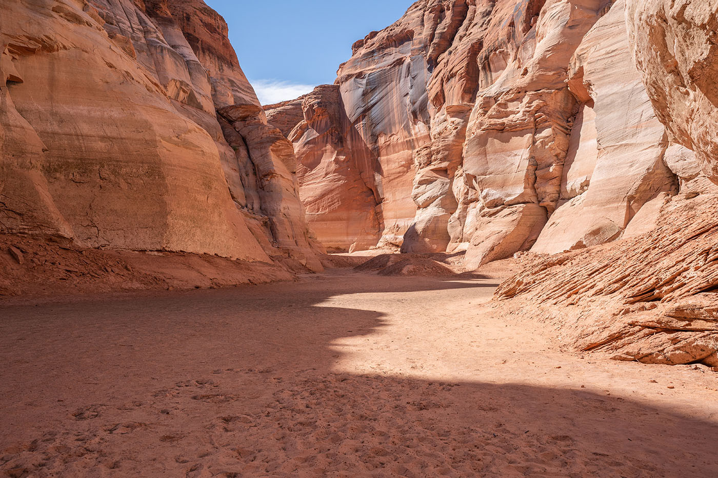 hiking-antelope-canyon.jpg