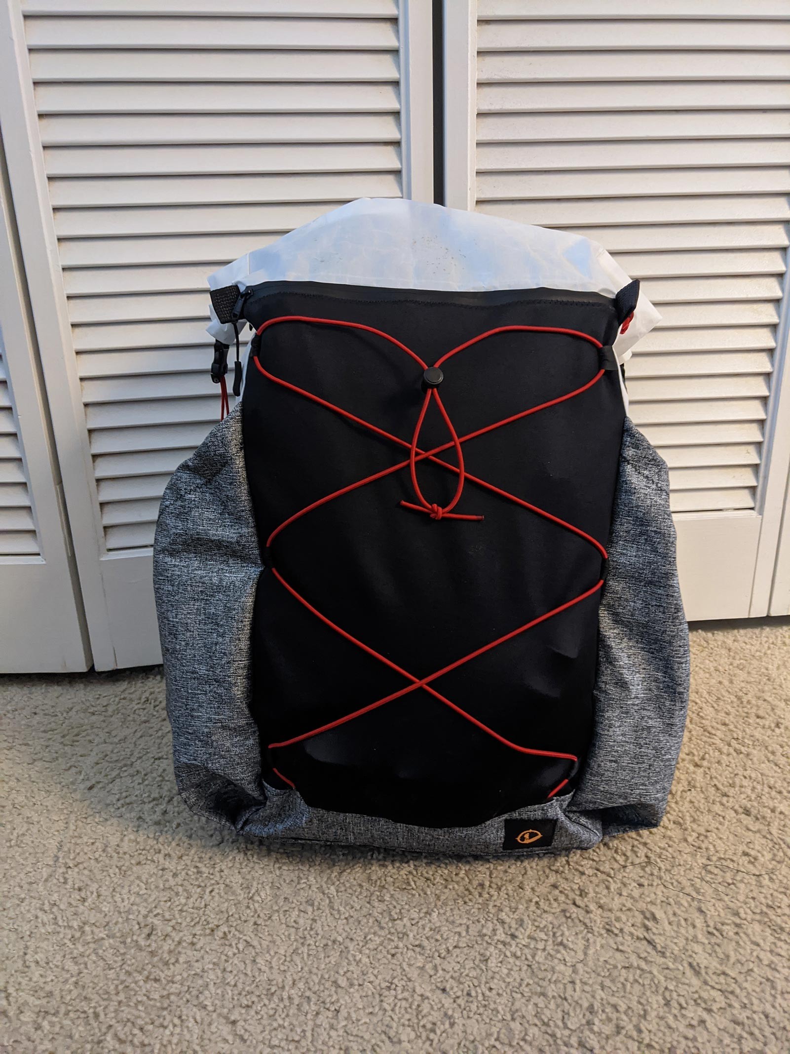 myog-backpack-dyneema-small-back.jpeg